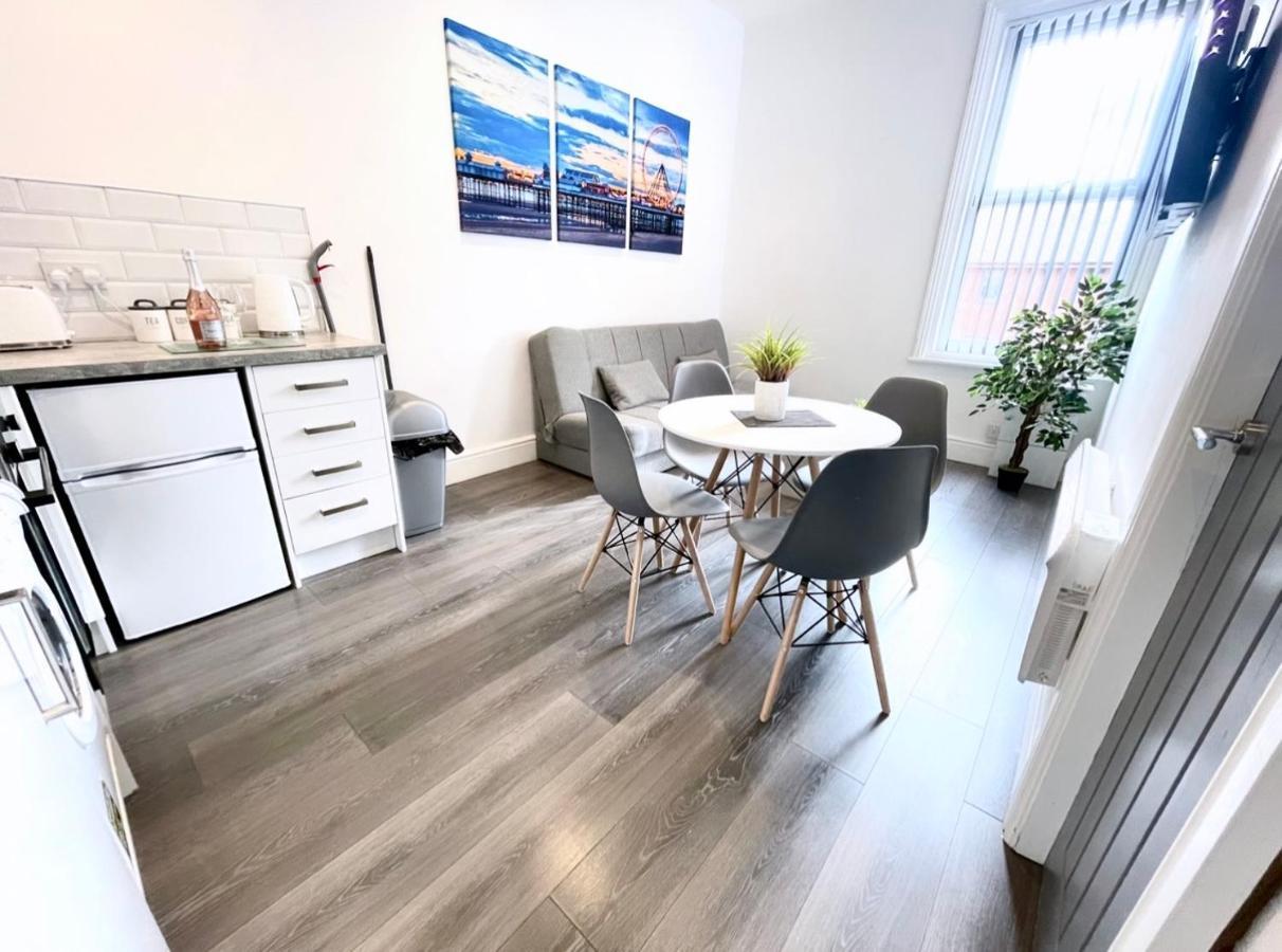 Albert Luxury Hottub & Jacuzzi Apartments Blackpool Eksteriør bilde