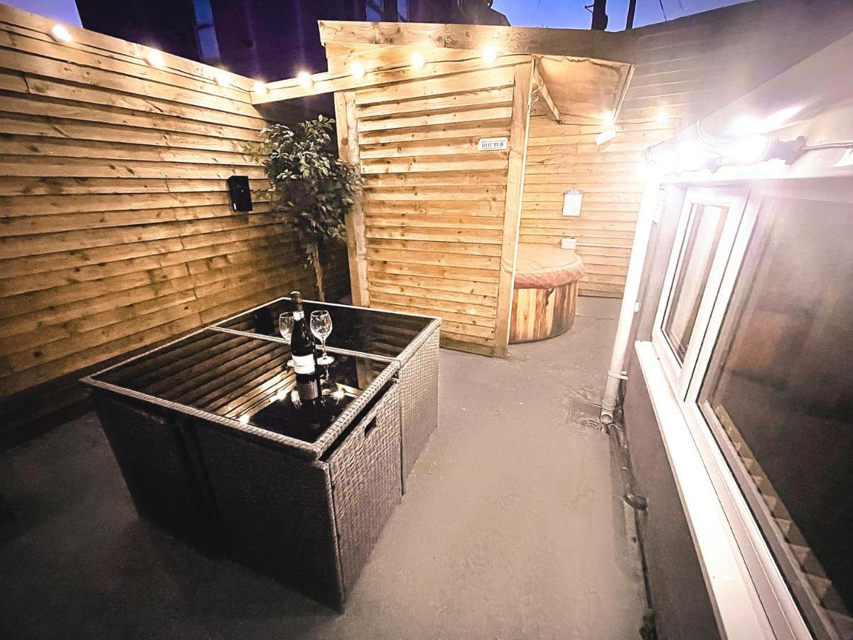 Albert Luxury Hottub & Jacuzzi Apartments Blackpool Eksteriør bilde