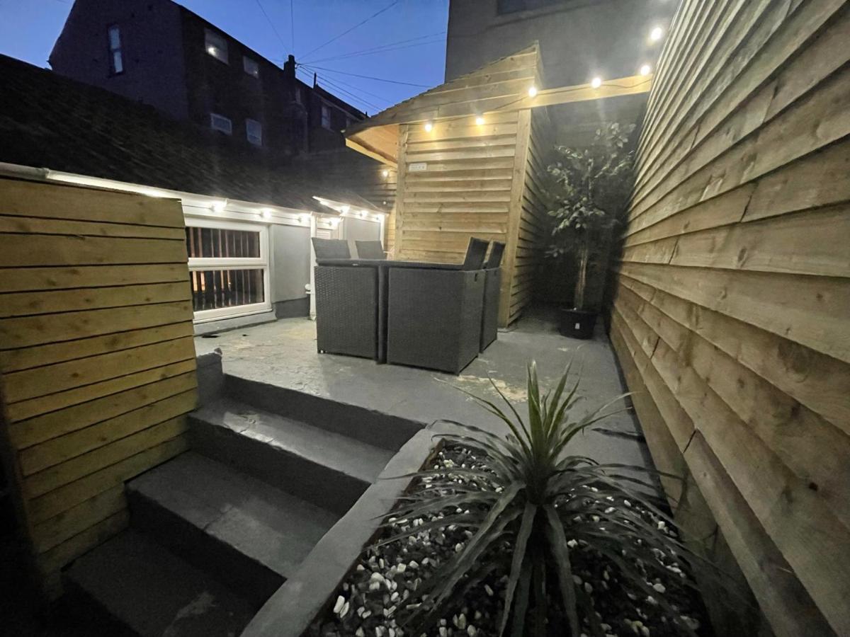 Albert Luxury Hottub & Jacuzzi Apartments Blackpool Eksteriør bilde