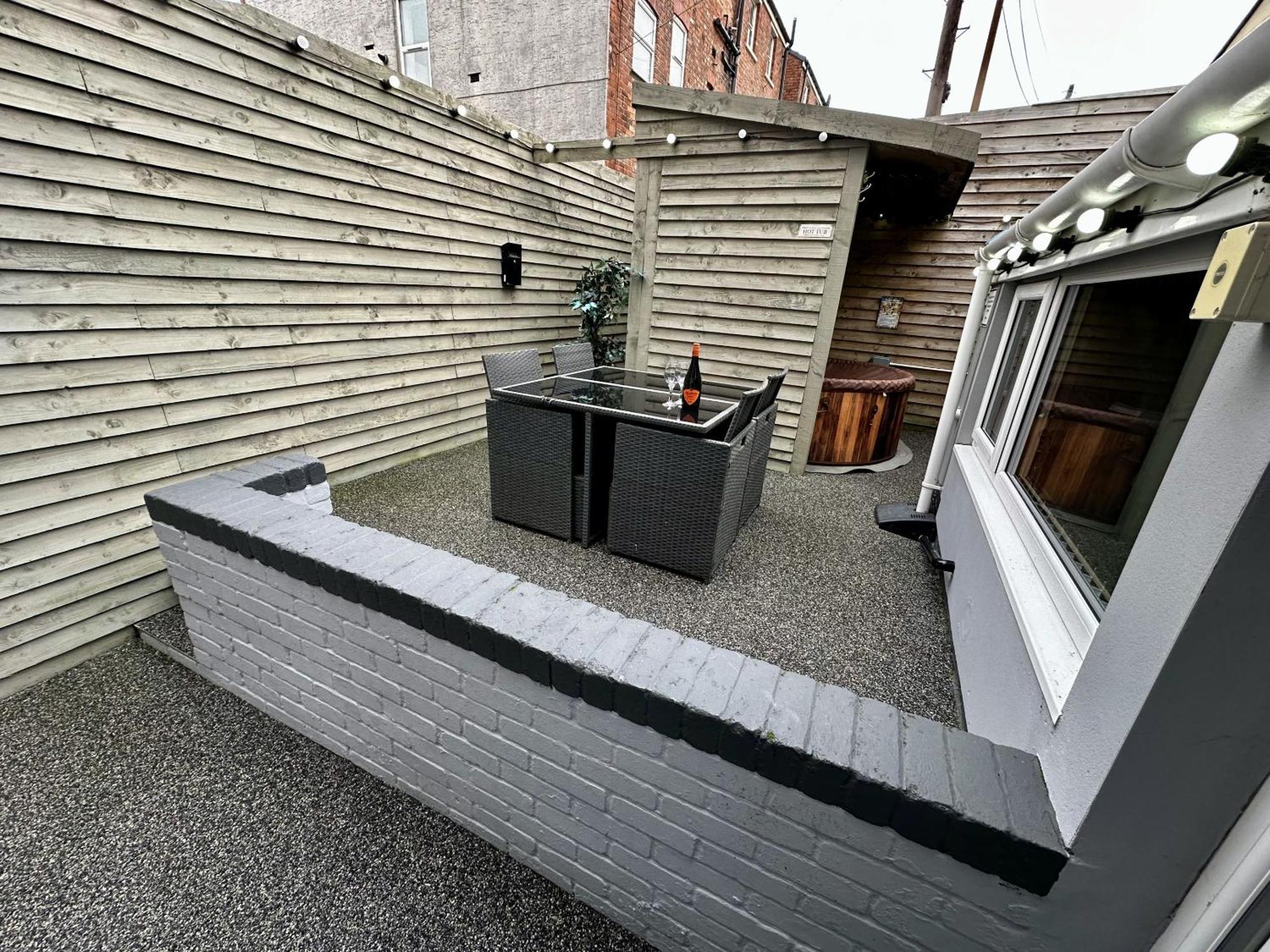 Albert Luxury Hottub & Jacuzzi Apartments Blackpool Eksteriør bilde